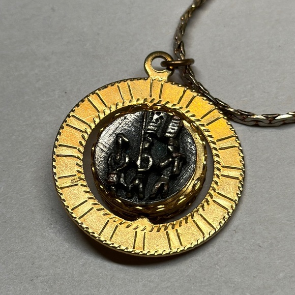 Vintage swivel bicentennial pendant gold tone and pewter - Picture 2 of 8